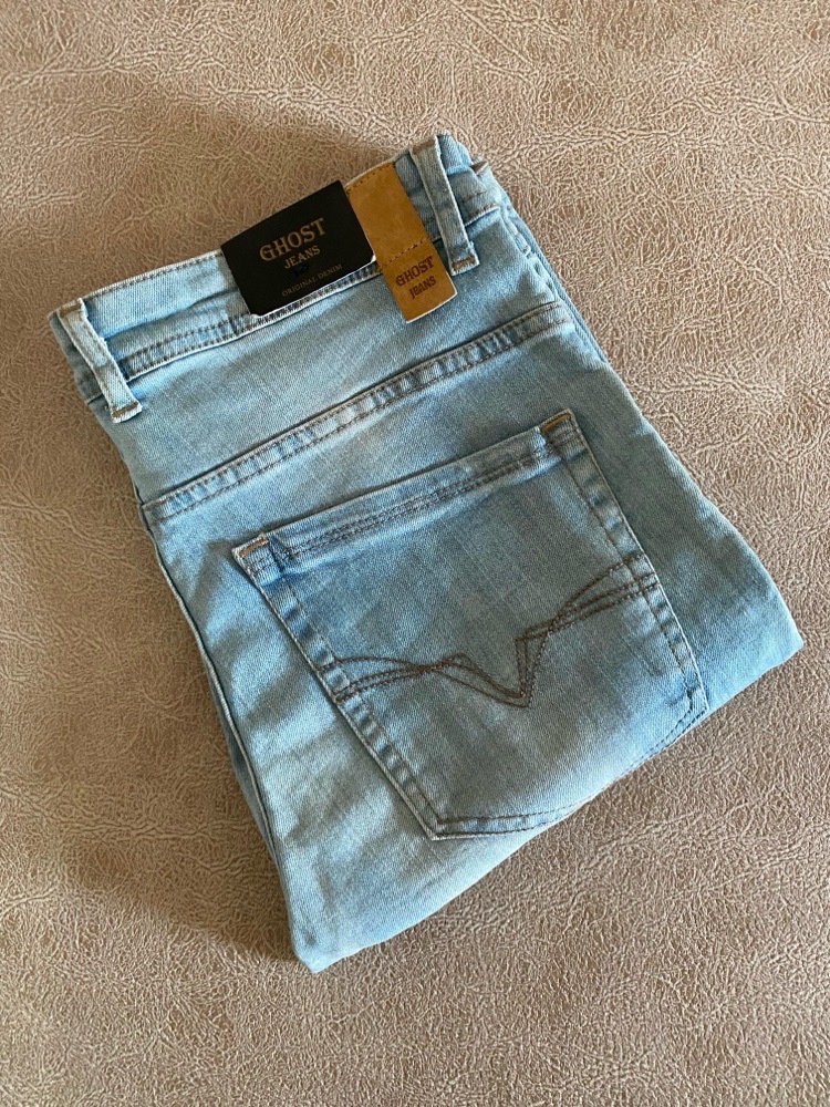 Short jean ghost