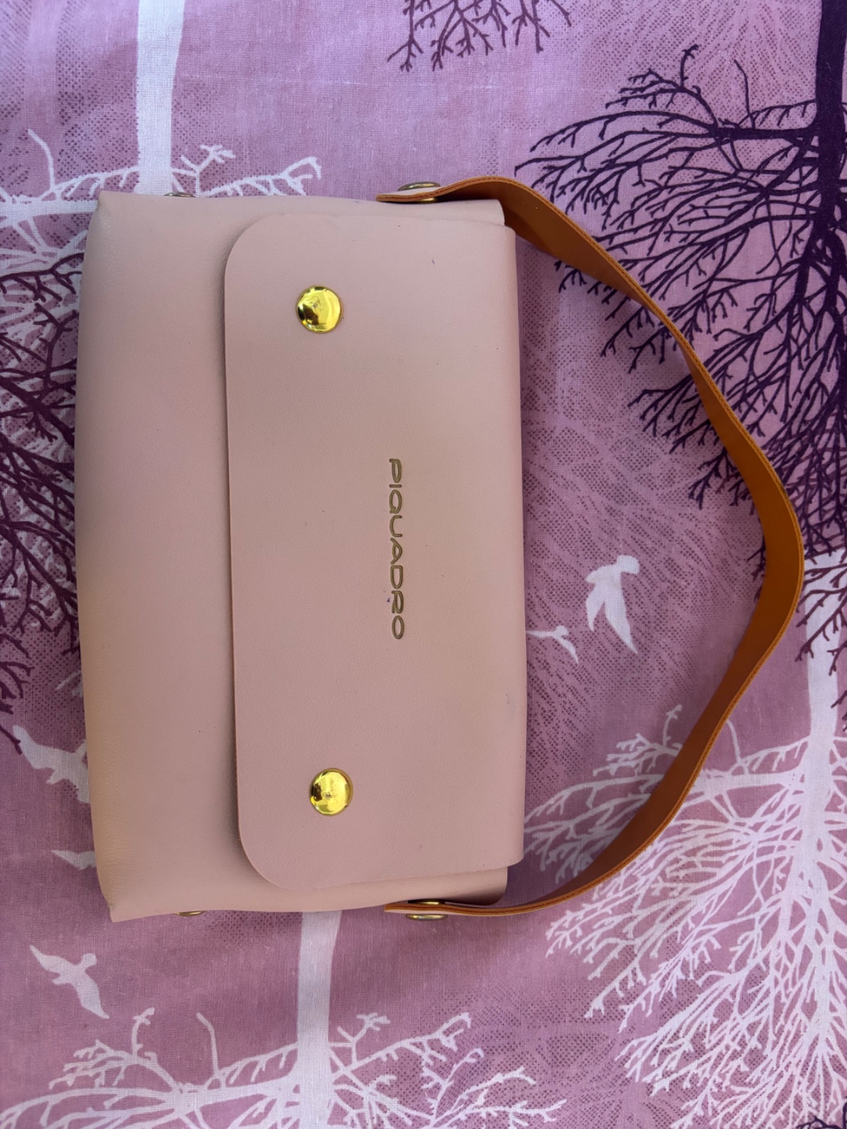 Sac Piquadro matbou3 couleur rose petit et efficace 