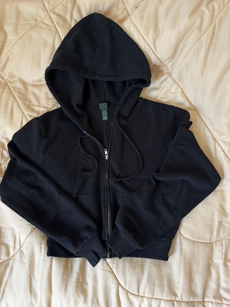 capuche noire 