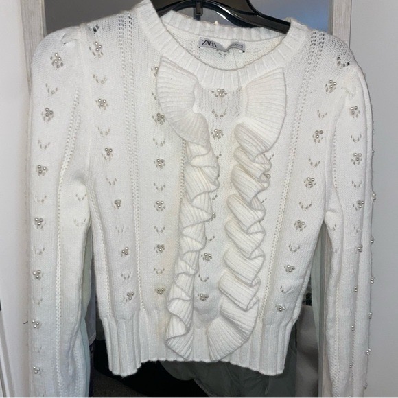 Zara White Ruffled Sweater solde out