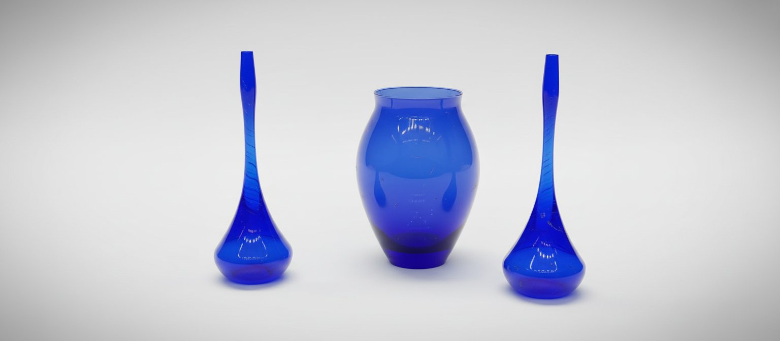 Trois pièces decoratives en verre soufflé 
