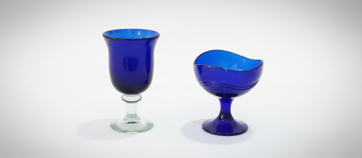 Deux coupes decoratives en verre soufflé 