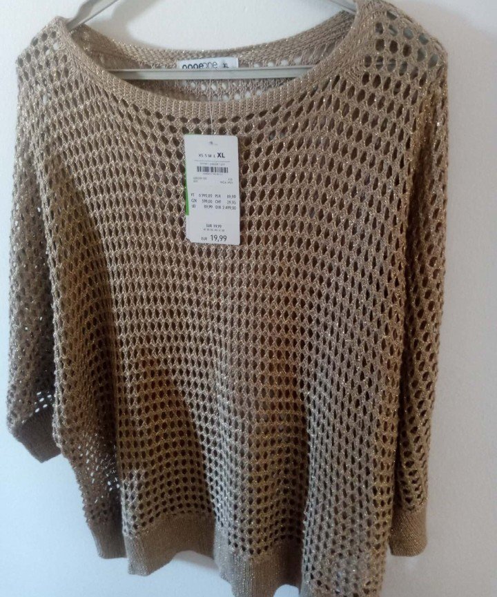 Pull crochet doré 
