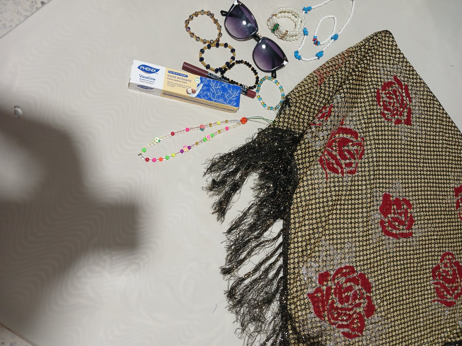 Lot echarpe d epaule lunettes et accessoires 