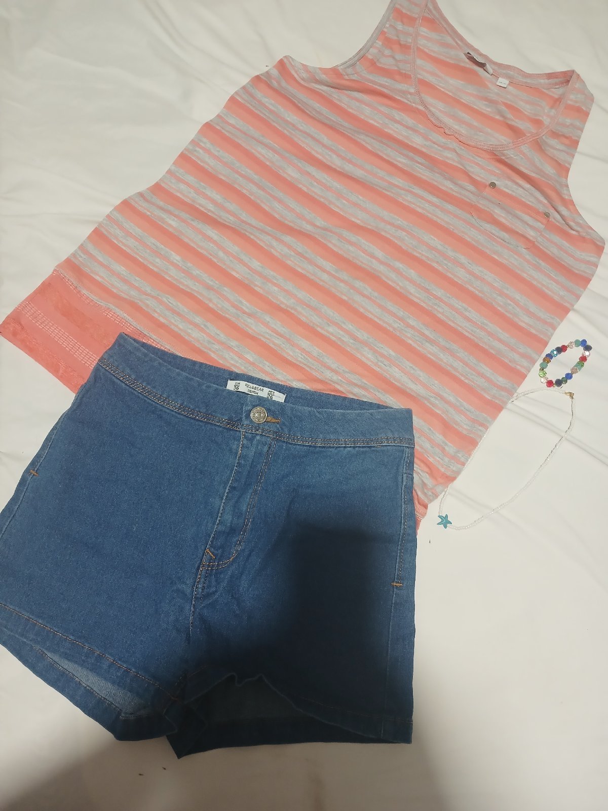 Lot short pull et bijoux 