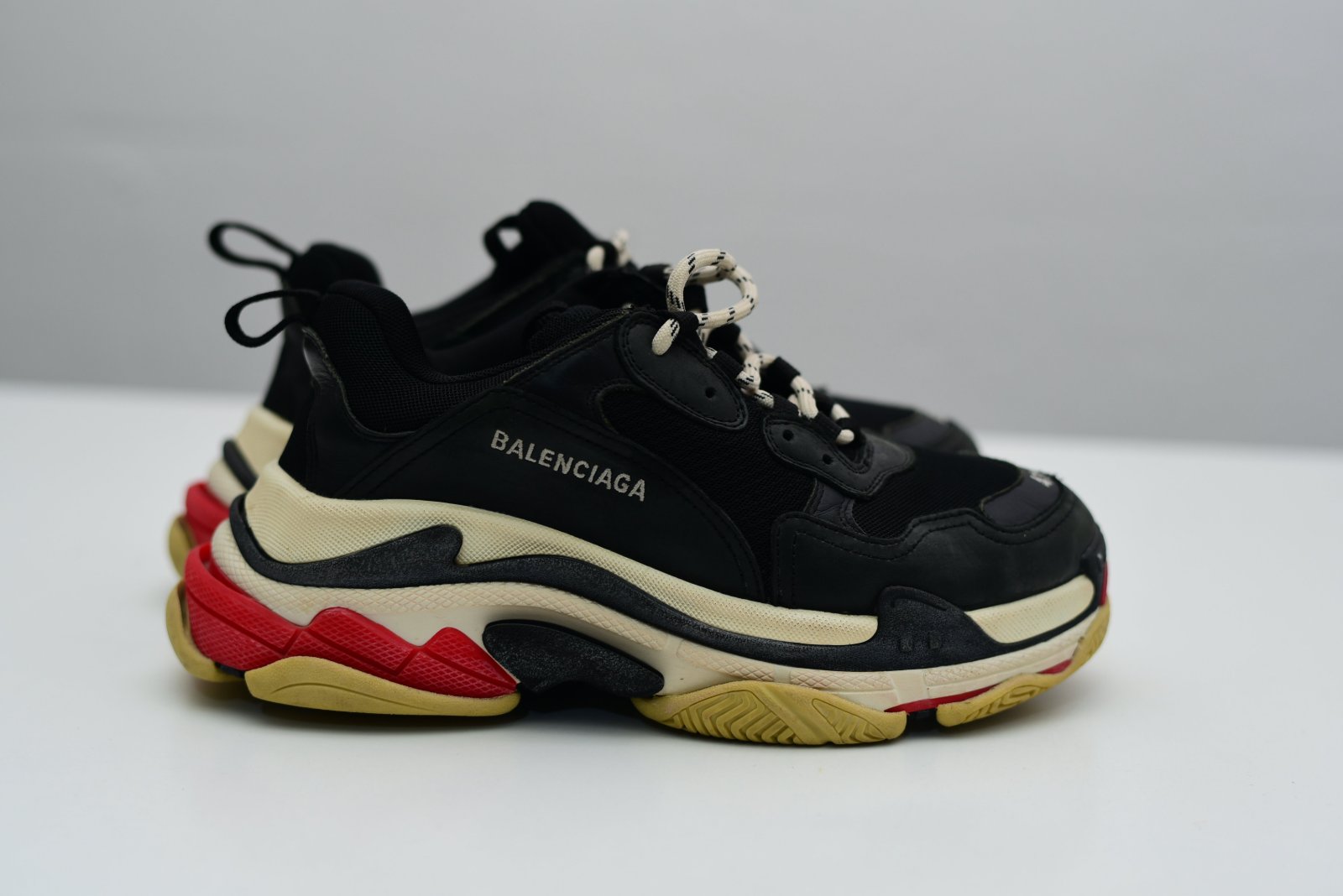 Balenciaga tryple S