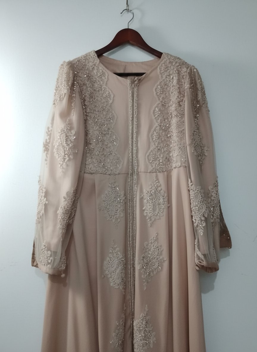 Jolie robe soirée  style caftan