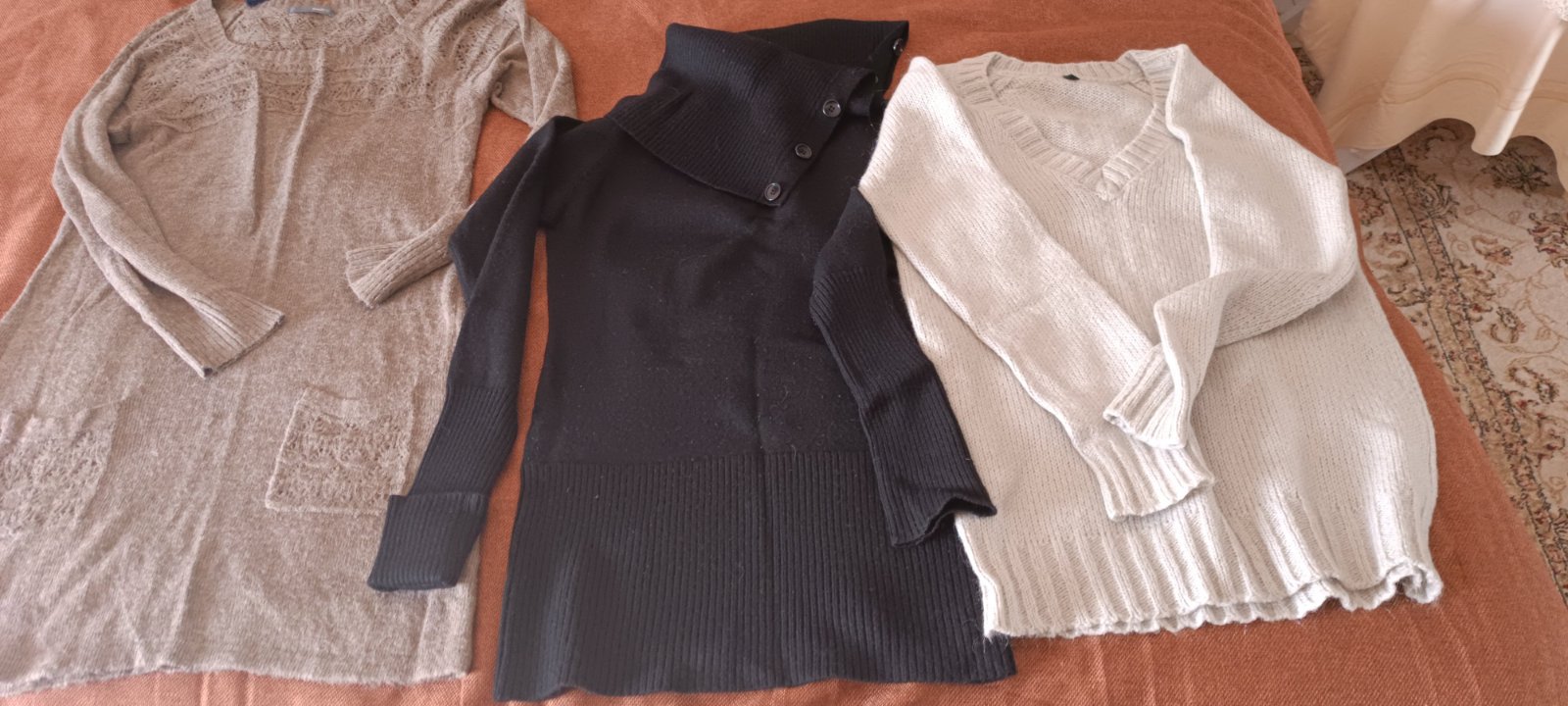 Je vide 3 pulls de marque ylabbsou m/l à 20