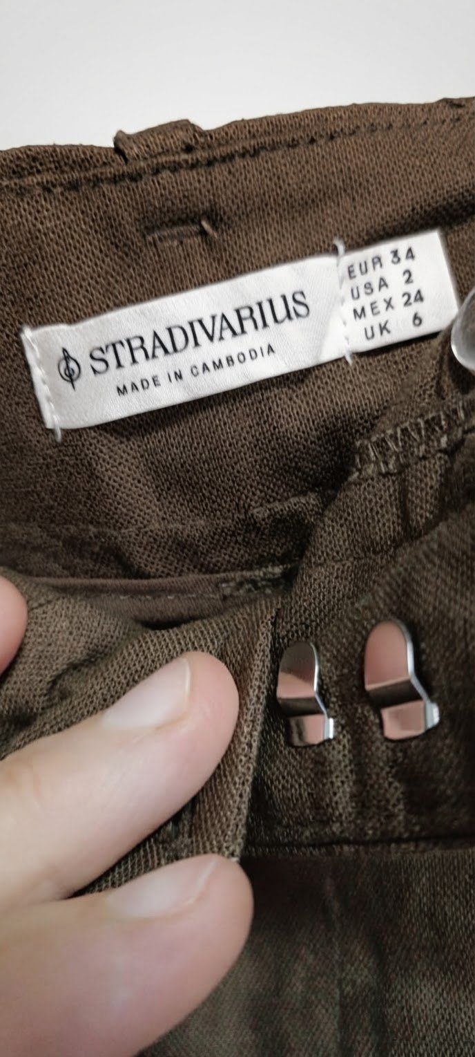 Pantalon large lin de la marque stradivarius taille 34neuf jamais porté marron foncé 