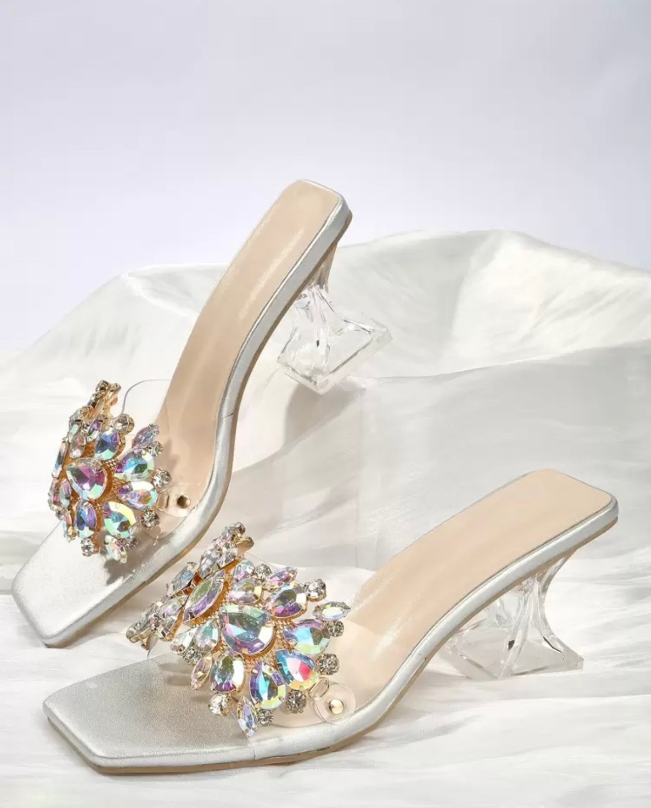 Sandales chic avec strass – Très jolies et élégantes – Pointure 43