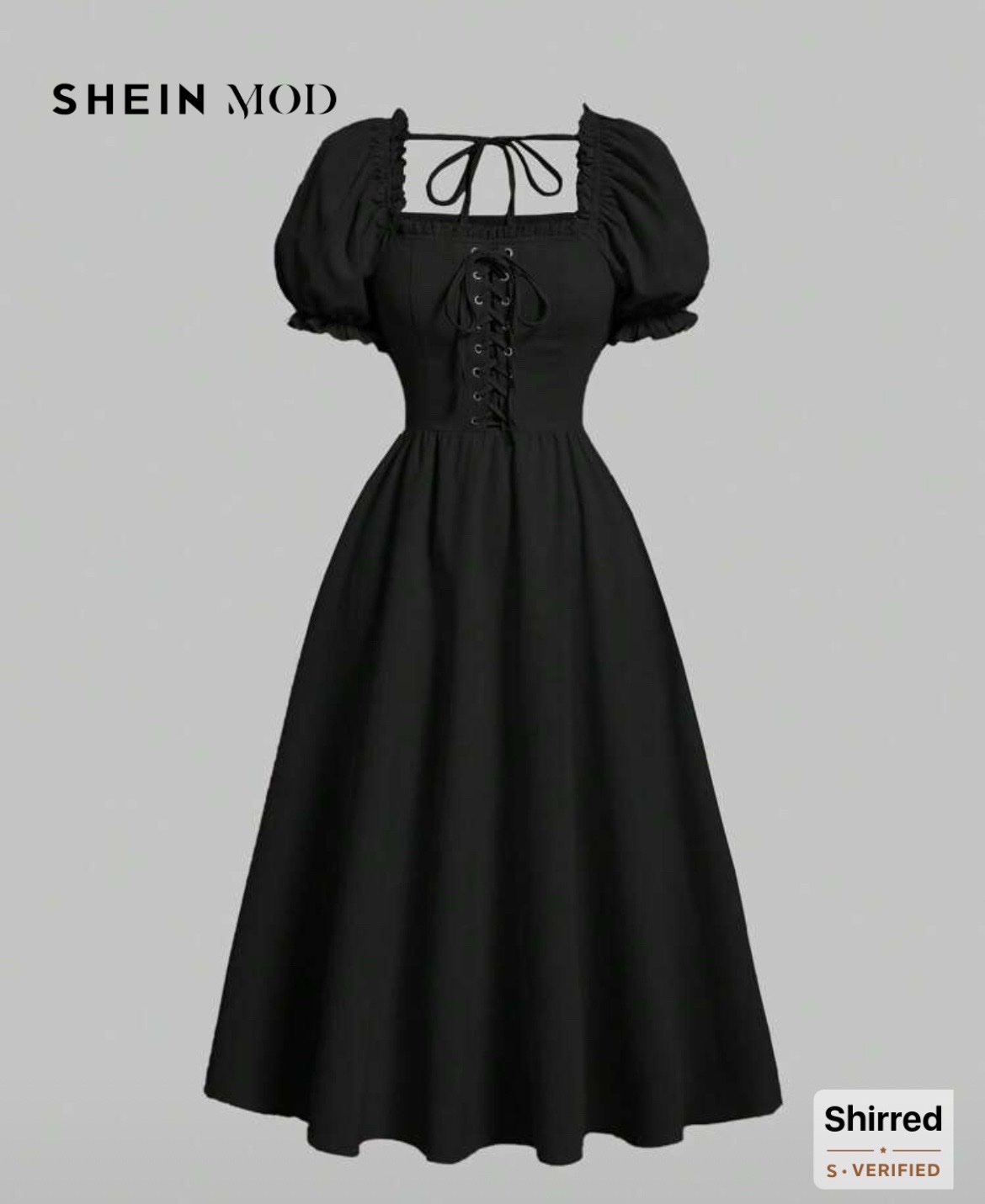 Robe noire à corsage lacé