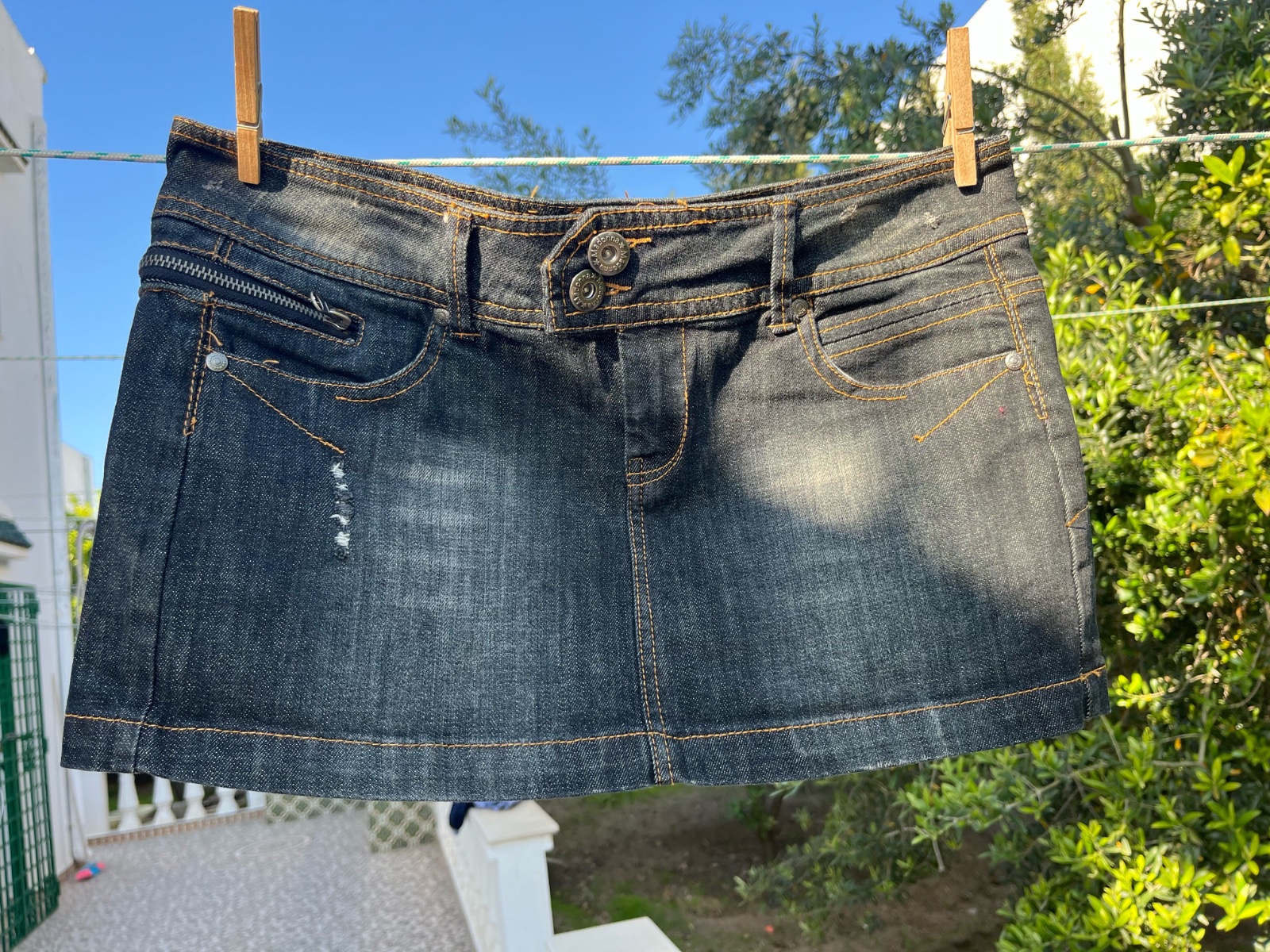 2000s mini jean skirt