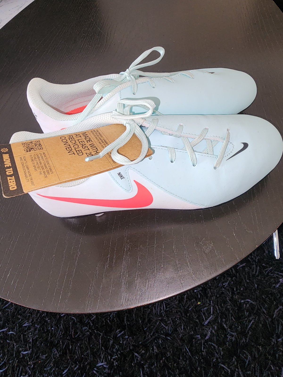 Crampons Nike 38.5