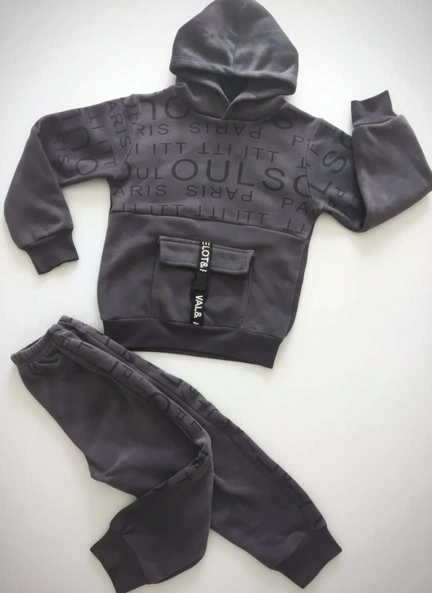 Jogging en daim gris avec Alphabet
