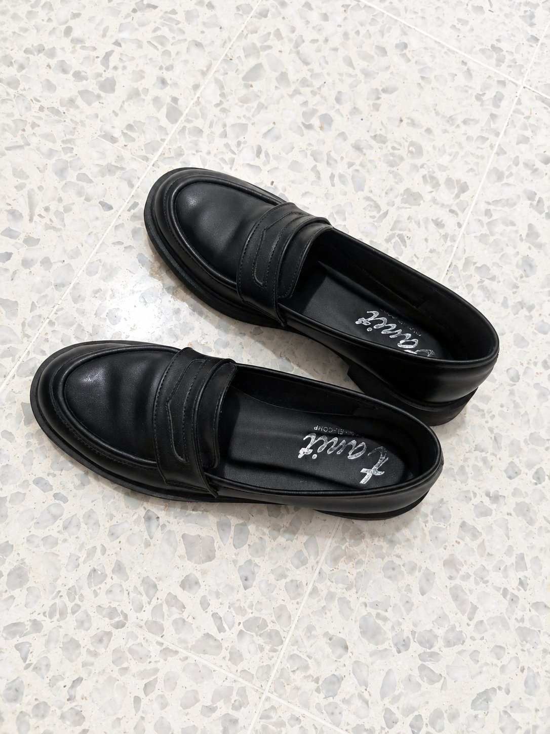 Derbies noirs