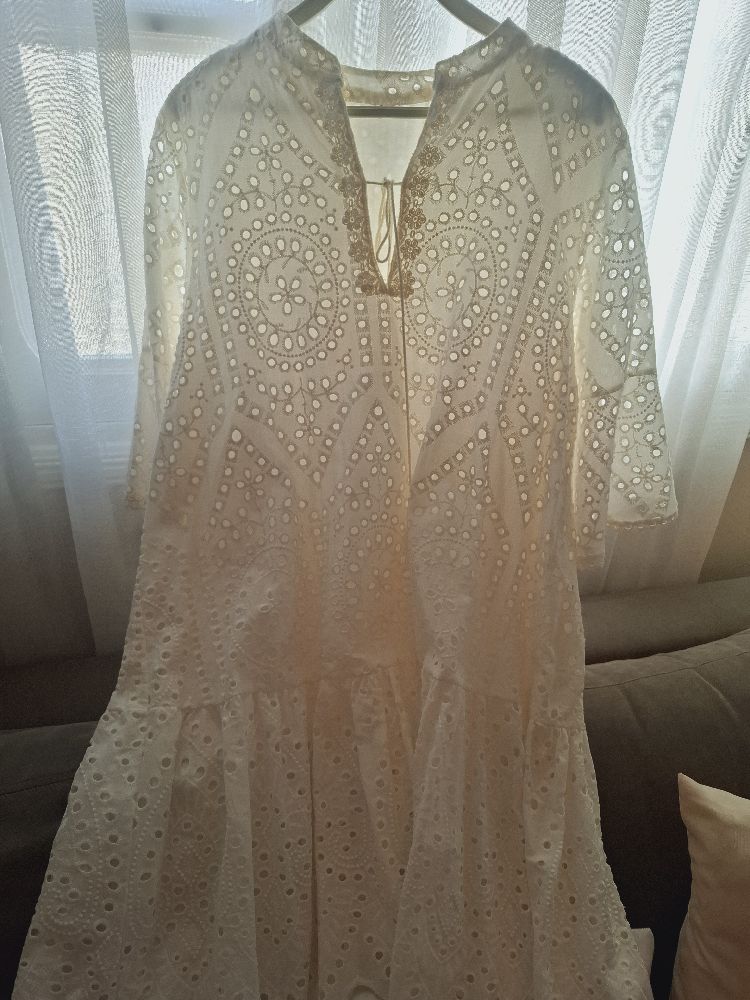 Robe avec broderie anglaise 