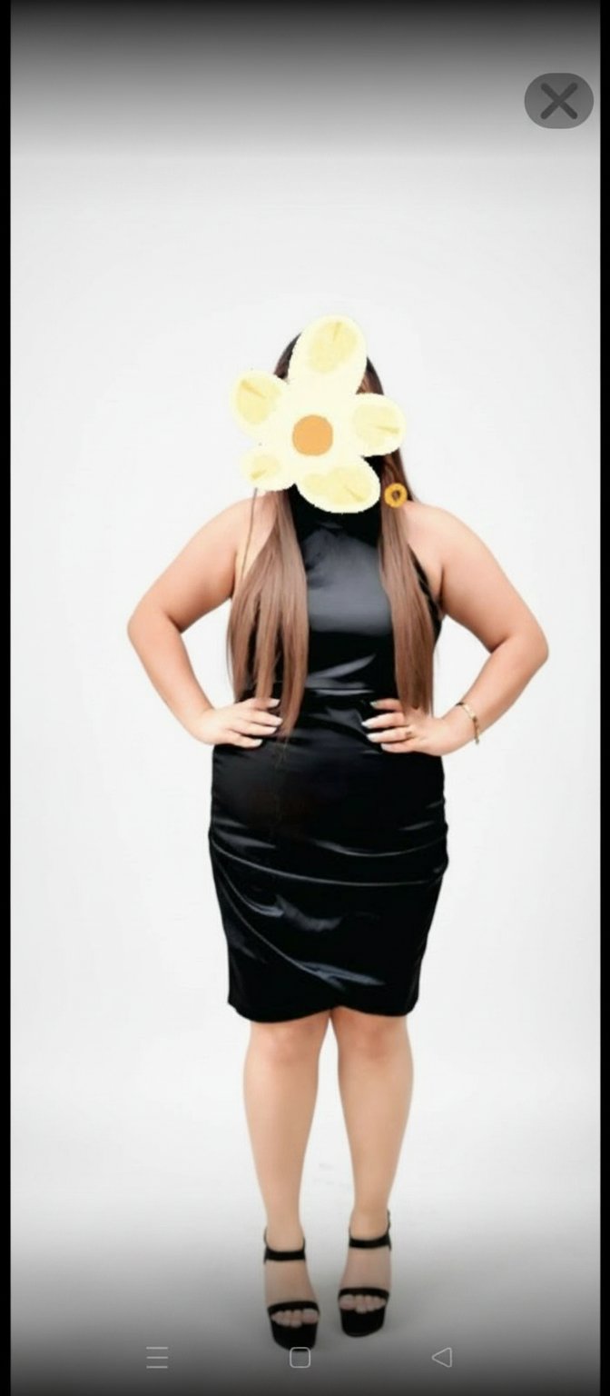 Robe satin neuf avec dos nu 