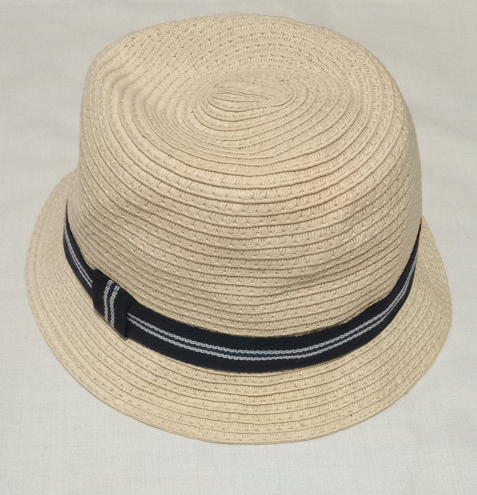 Chapeau bonde en bleu et blanc