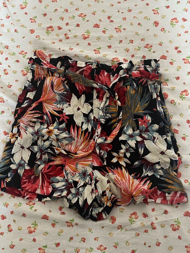 Short fleuri
