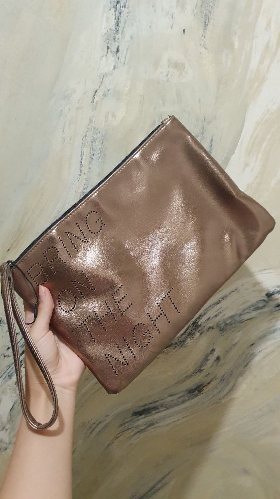 2 pochettes 