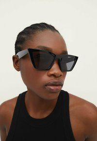 lunettes stradivarius avec Étiquettes 