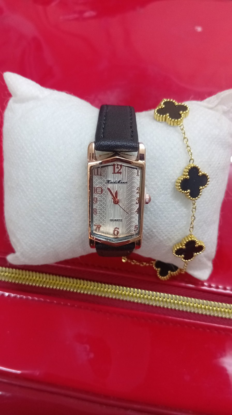 Montre avec bracelet gratuit 