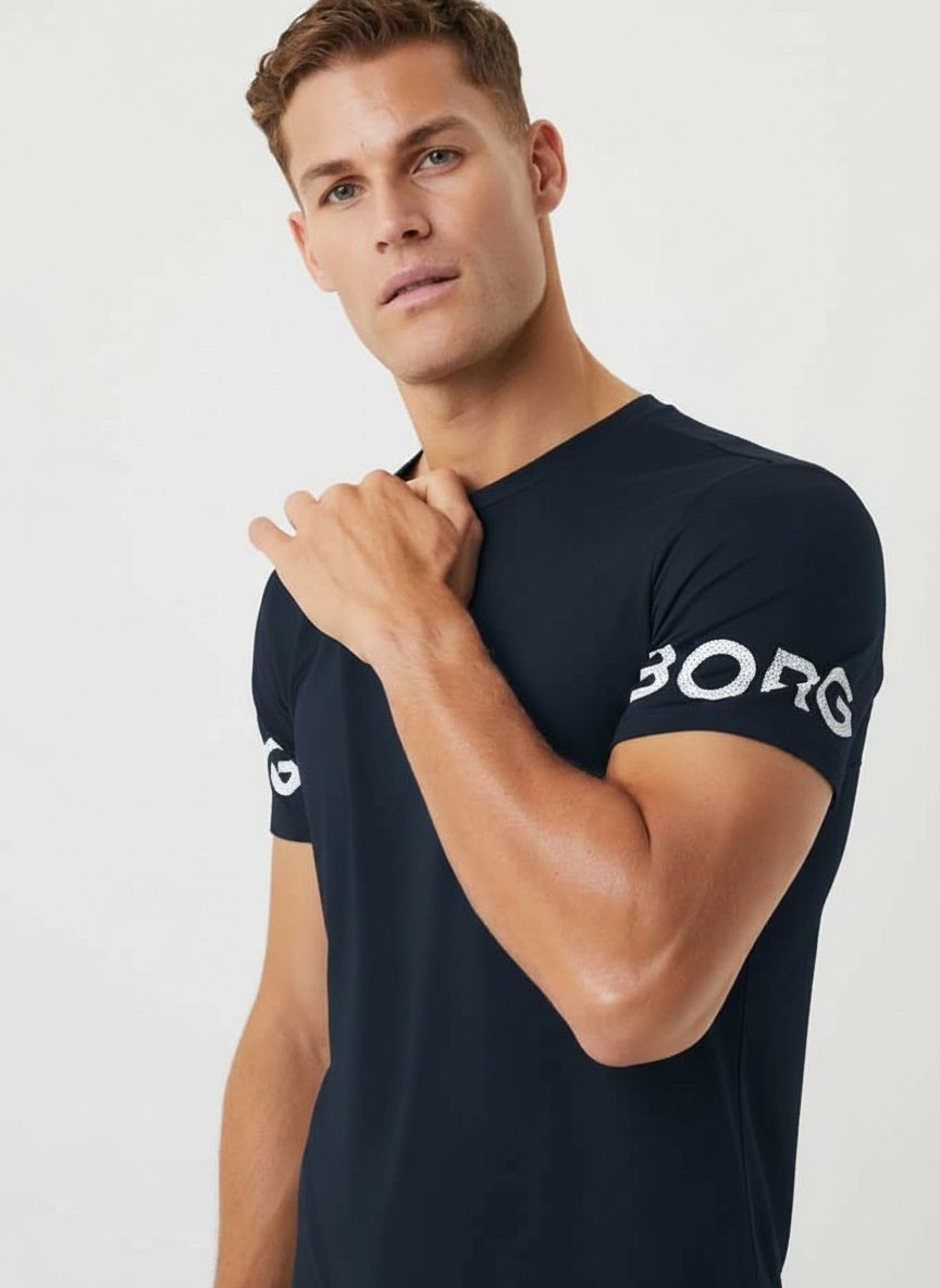 Un joli t-shirt Noir la marque Borg la taille M Neuf