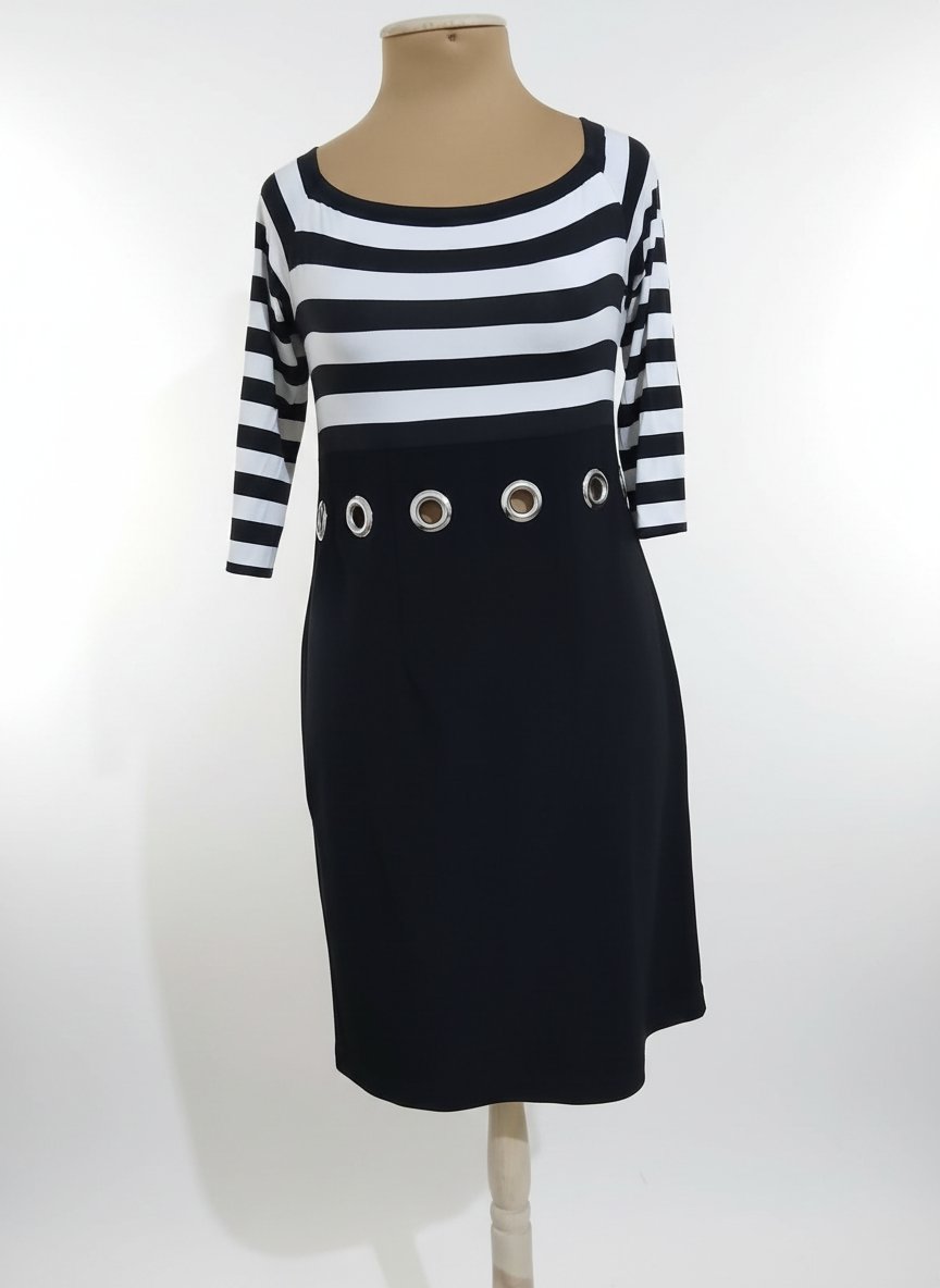 Une jolie robe tendance état parfait la taille M/L 