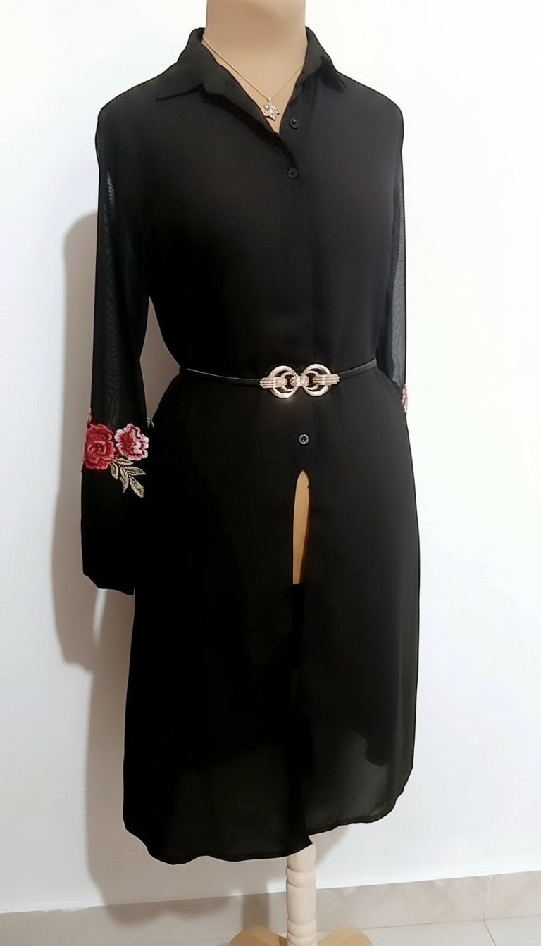Robe chemise noir mousseline la taille M/L 