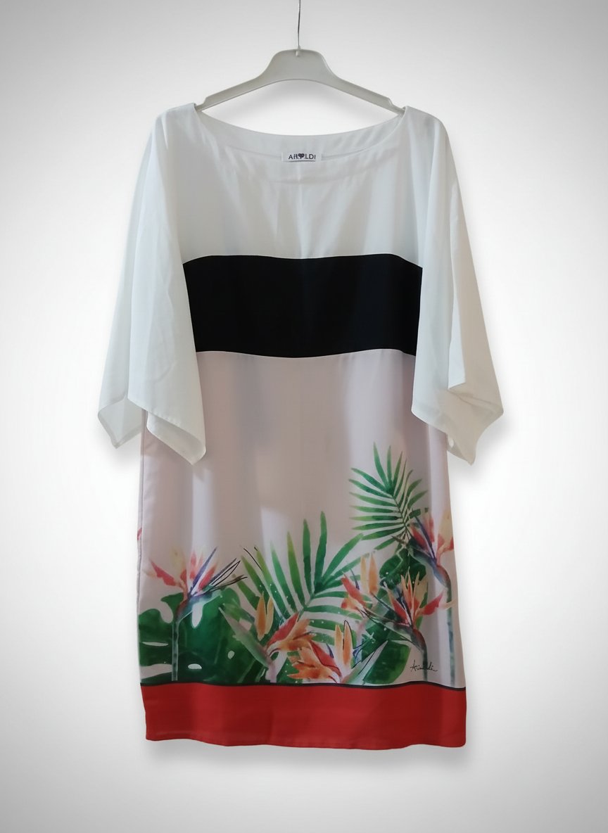 Une jolie robe fraîche neuve la taille M/L 