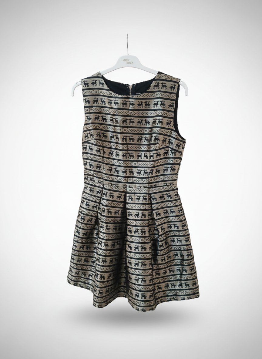 Une jolie petite robe état neuve la taille M 