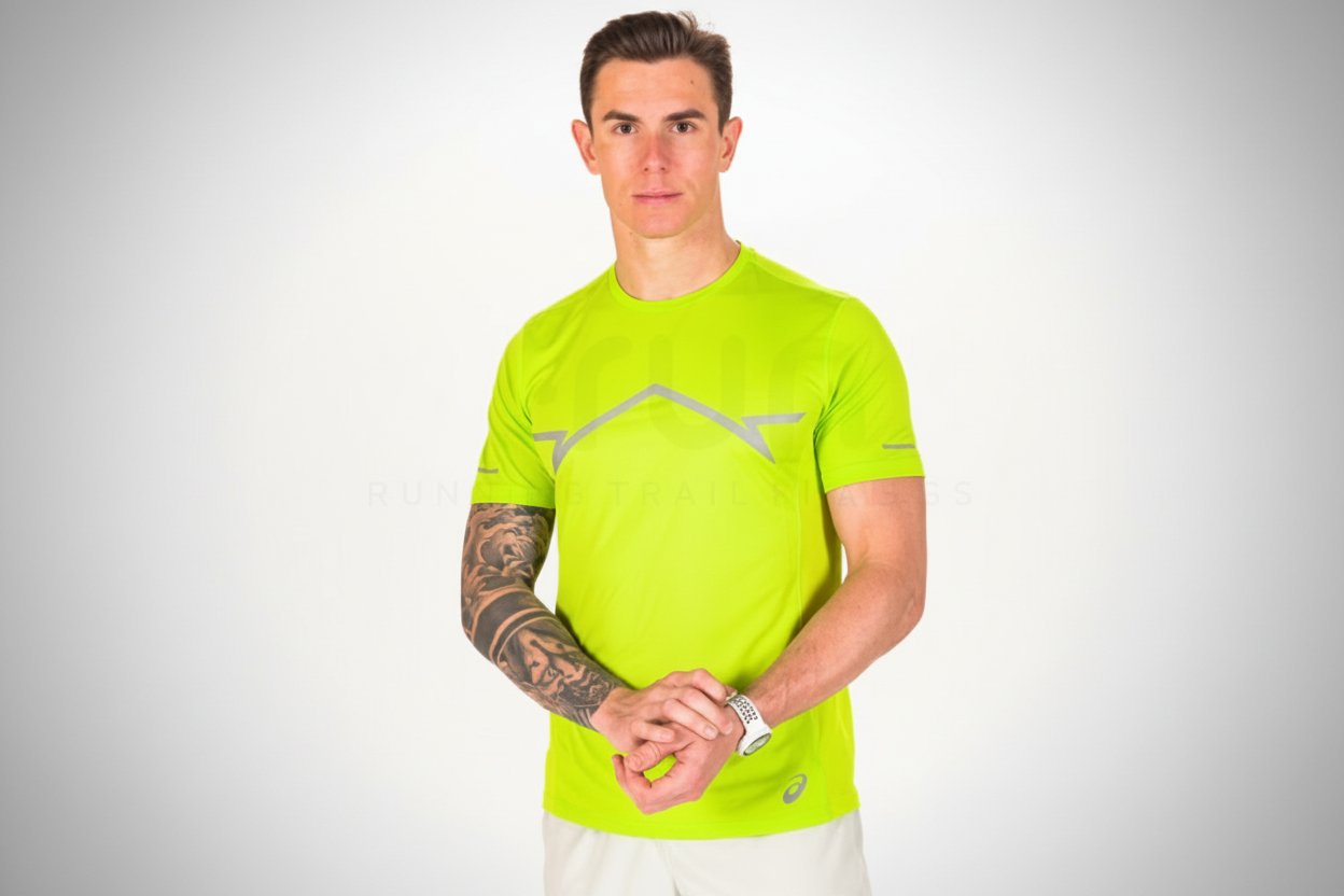 Un beau t-shirt Asics Neuf la taille M 