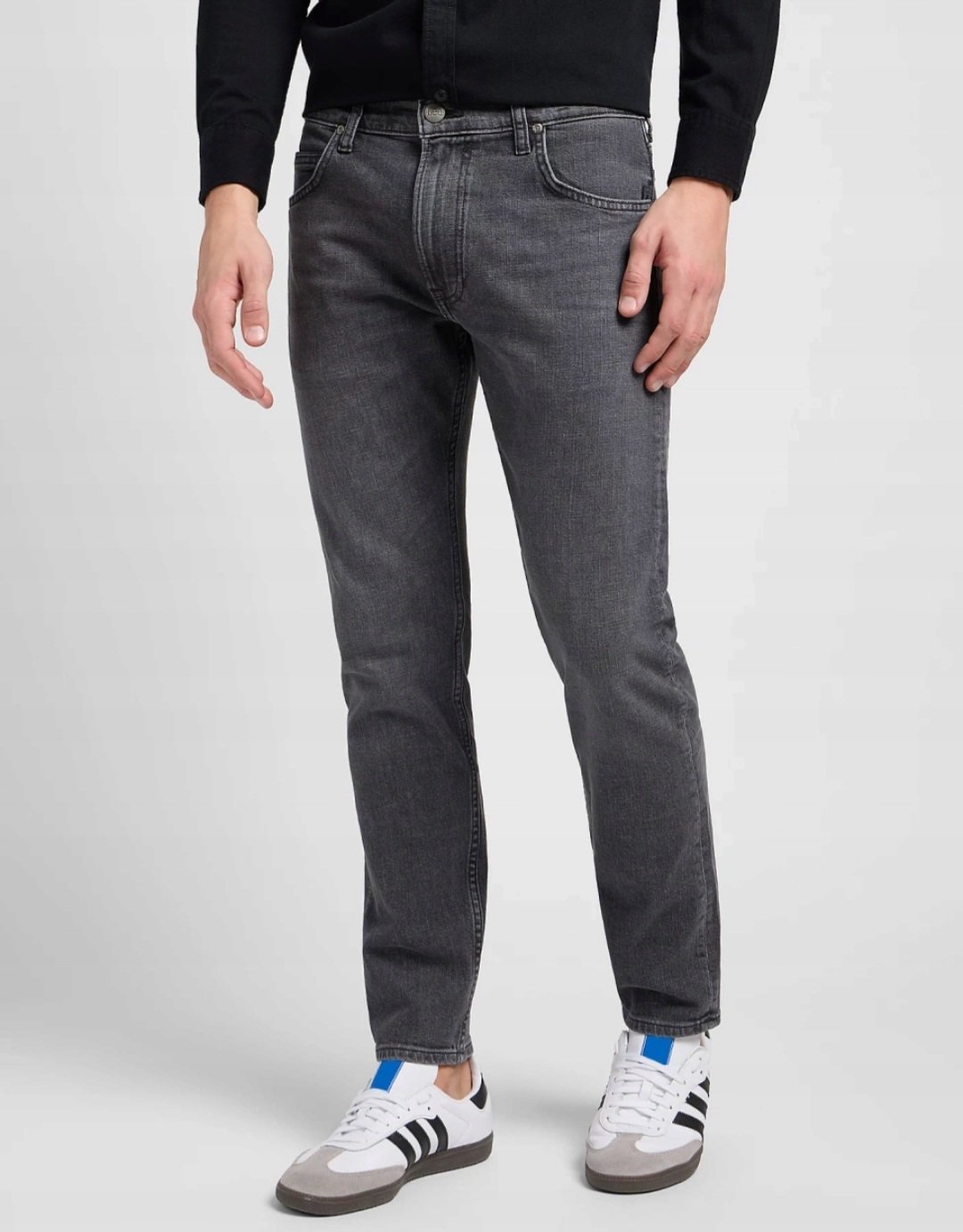 Très joli pantalon jean la marque Lee en excellente état la taille 32