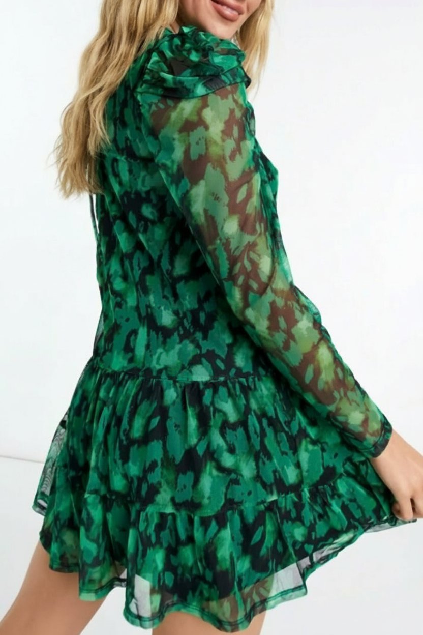 Une jolie robe tendance neuve la taille M 