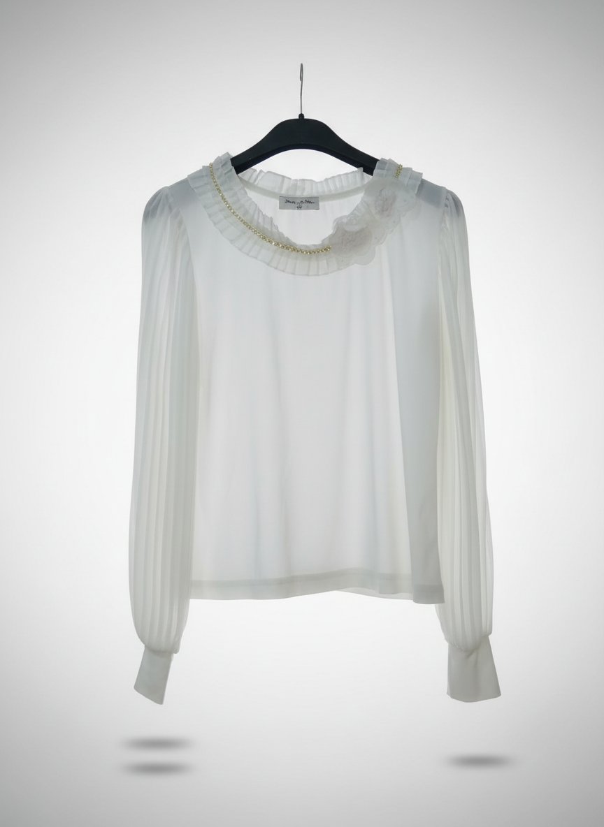 Une belle chemise la taille M/L 