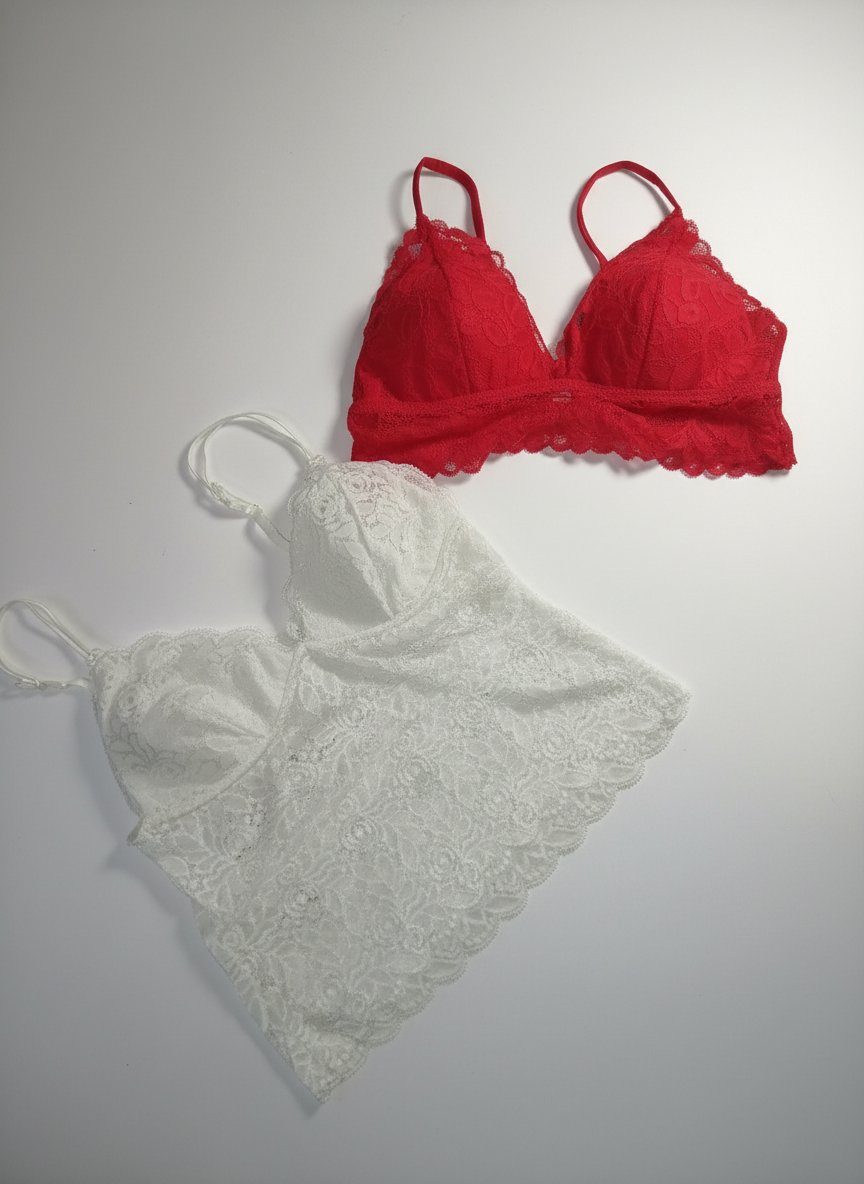 Deux jolis pièces importés état neuf la taille M/L 