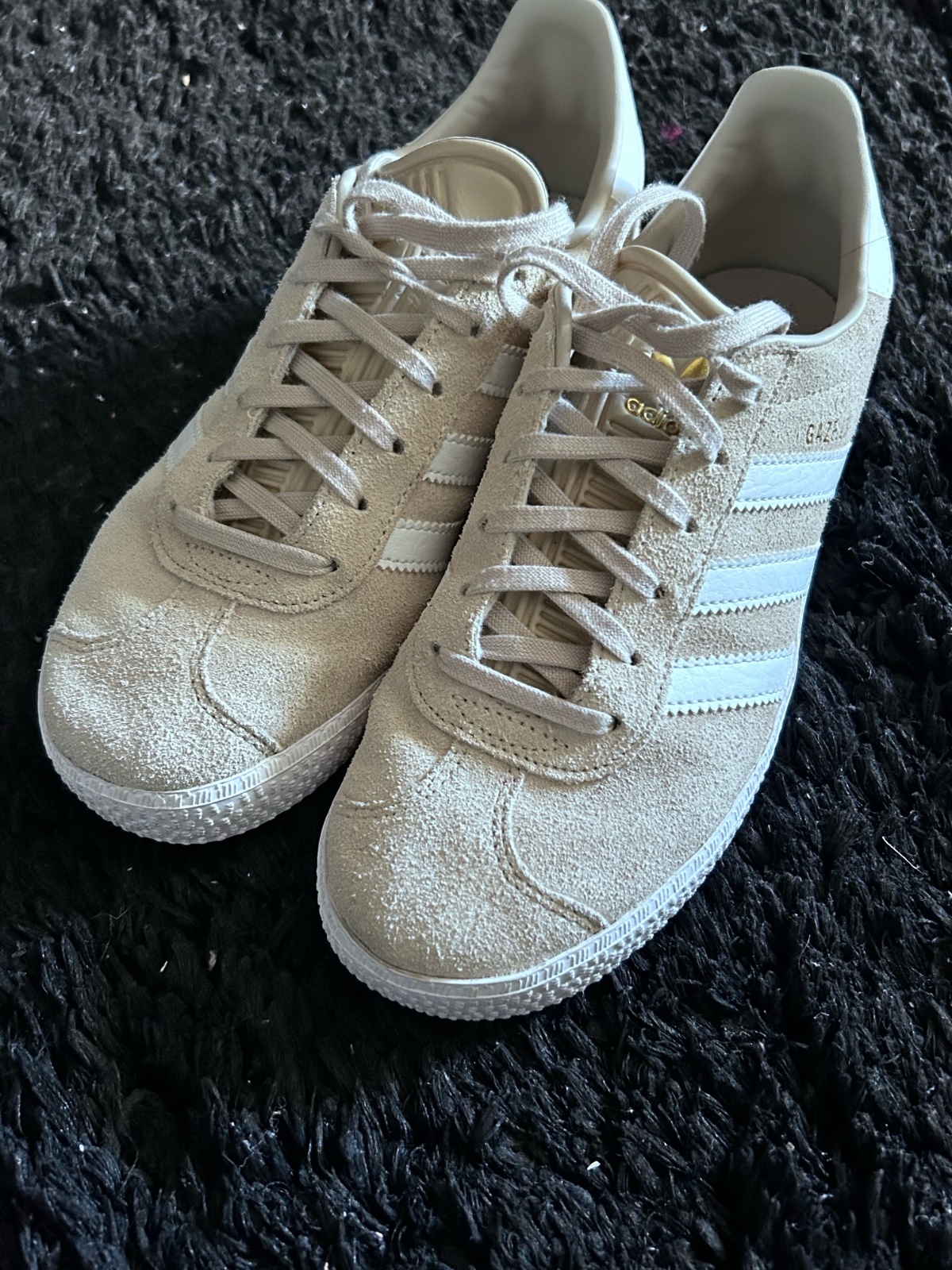 Baskets adidas gazelle couleur beige