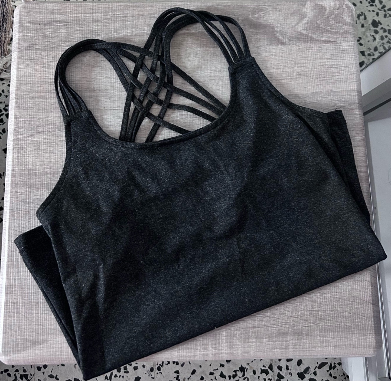 Debardeur calvin klein gros fonce en bon etat 