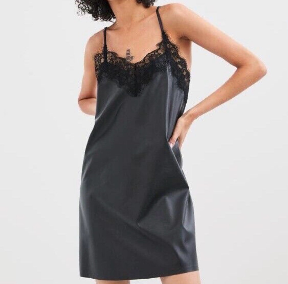 Robe semi cuire ZARA