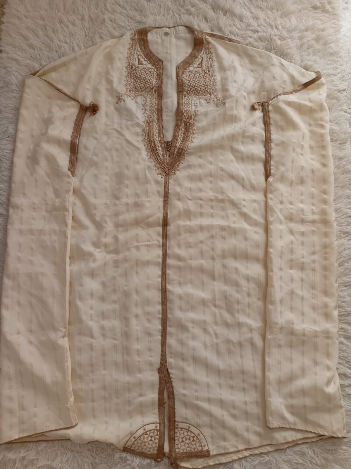 جبة عربي ، طولها cm 1,45 