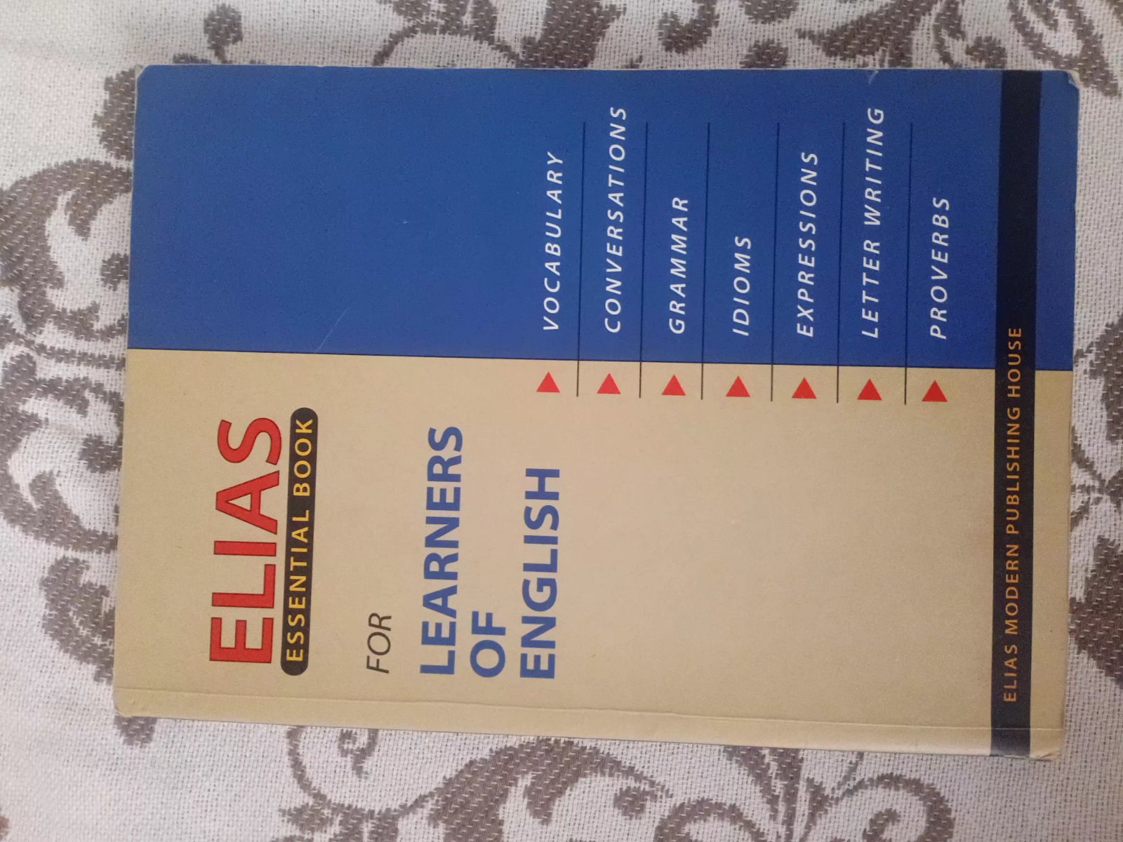 📘 Livre "ELIAS Essential Book for Learners of English" – Guide complet pour apprendre l’anglais