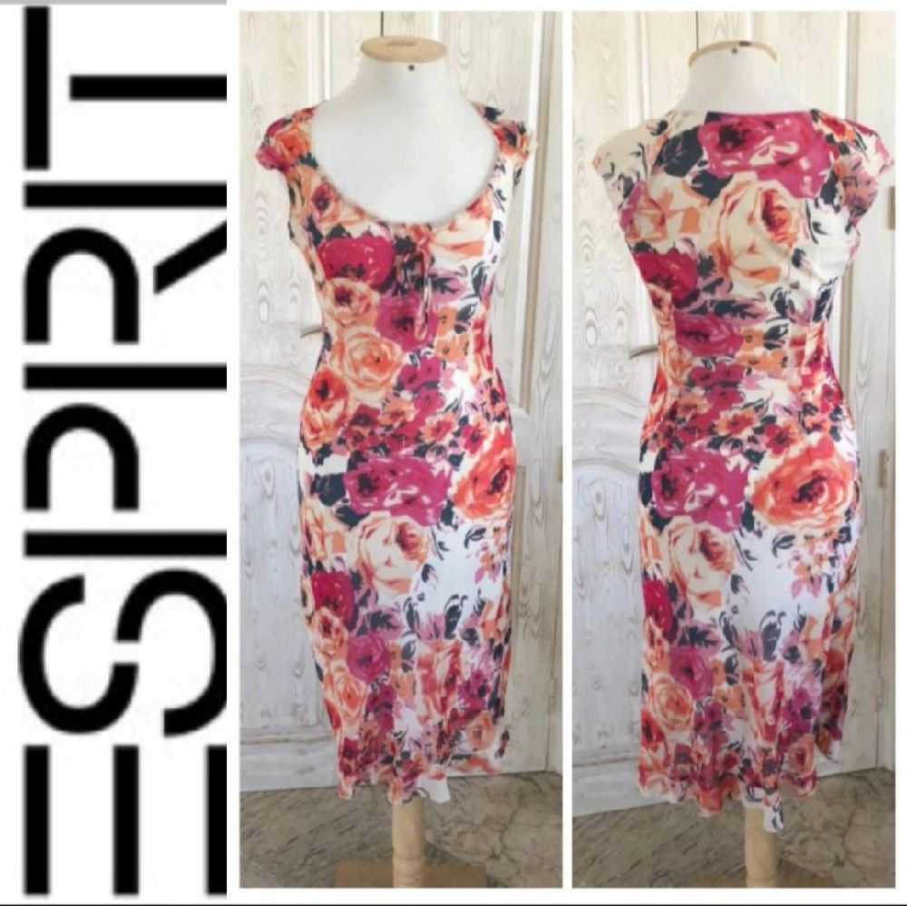 Subliiiiime ❤️ ❤️ ❤️ robe en mousseline florale de la marque ESPRIT taille 36