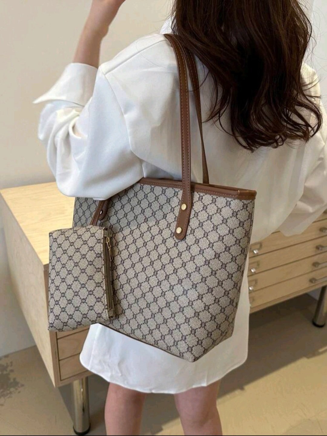 Subliiiiime❤️❤️❤️❤️ sac à main léger avec une petite pochette neuuuf 