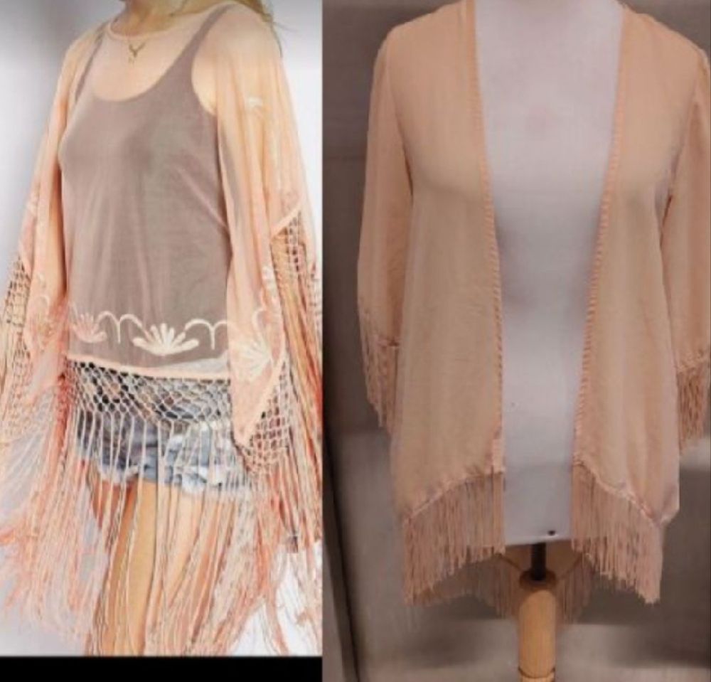 Subliiiiime ❤️ ❤️ ❤️ kimono léger à franges couleur crème taille 40