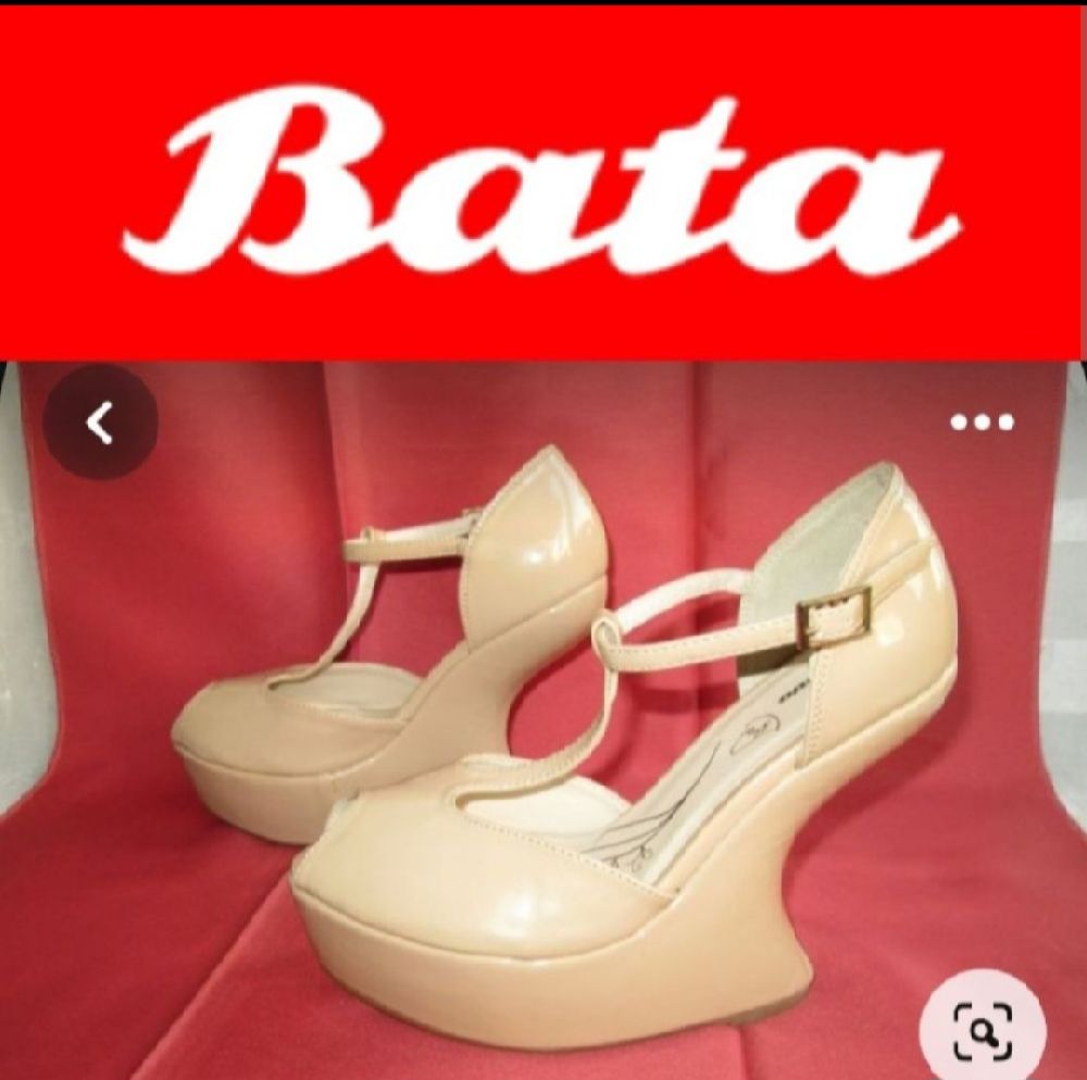 Subliiiiime ❤️ ❤️ ❤️ ❤️ sandale verni à talon fantaisie de BATA comme neuf pointure 38 très souple et confortable 