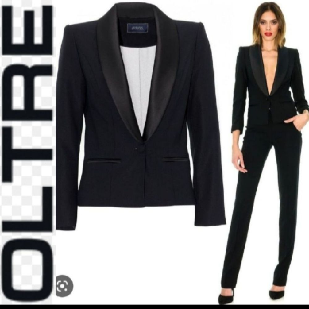Subliiiiime ❤️ ❤️ ❤️ veste courte satinée avec fermeture en strasses de la marque OLTRE taille 40