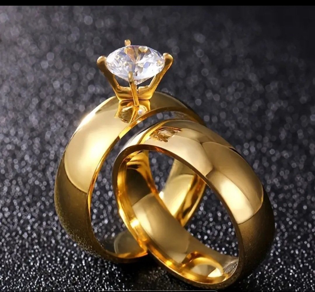 Subliiiiime❤️❤️❤️❤️❤️ 2 pièces anneau et un  chaton en faux diamant en acier inoxydable doré neuuuf 