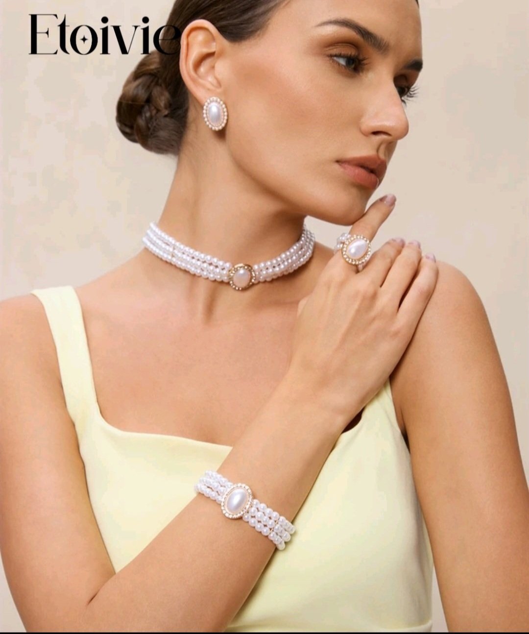 Subliiiiime❤️❤️❤️❤️❤️ parure élégante en fausse perles❤️ collier ras du cou bracelet❤️ boucle d oreilles et❤️ bague❤️ neuuuf importé 