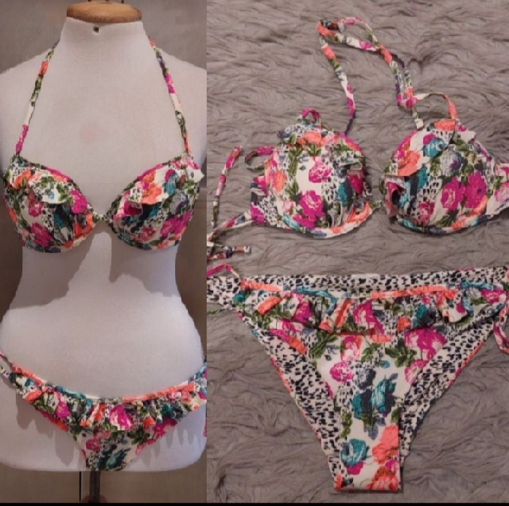 Subliiiiime ❤️ ❤️ ❤️ 2pieces bikini 👙 multicolores poitrine rembourrée de H&M taille 38 neuuuf 