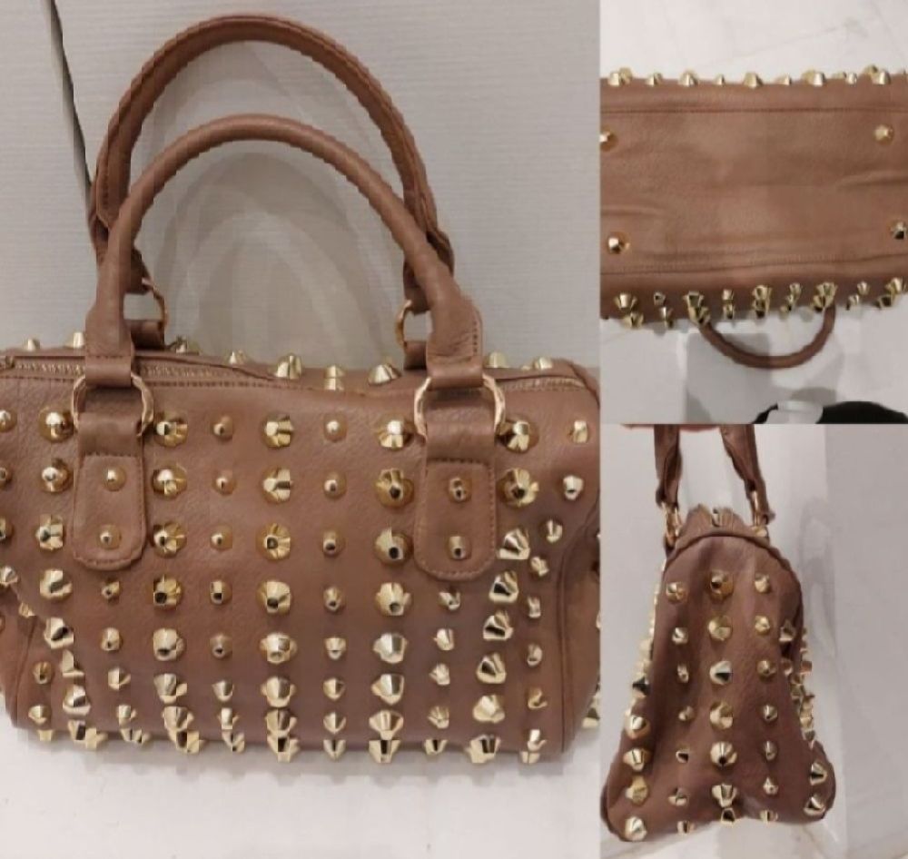 Subliiiiime sac à main 👜 à clous doré comme neuf 
